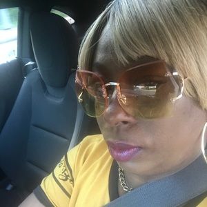 Meet your Posher, Zandra